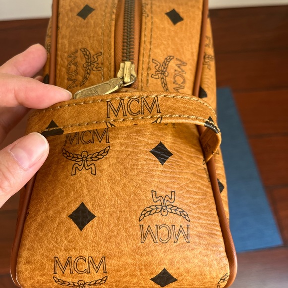 MCM POUCH / CLUTCH (PRICE FIRM❤️) - Picture 4 of 14